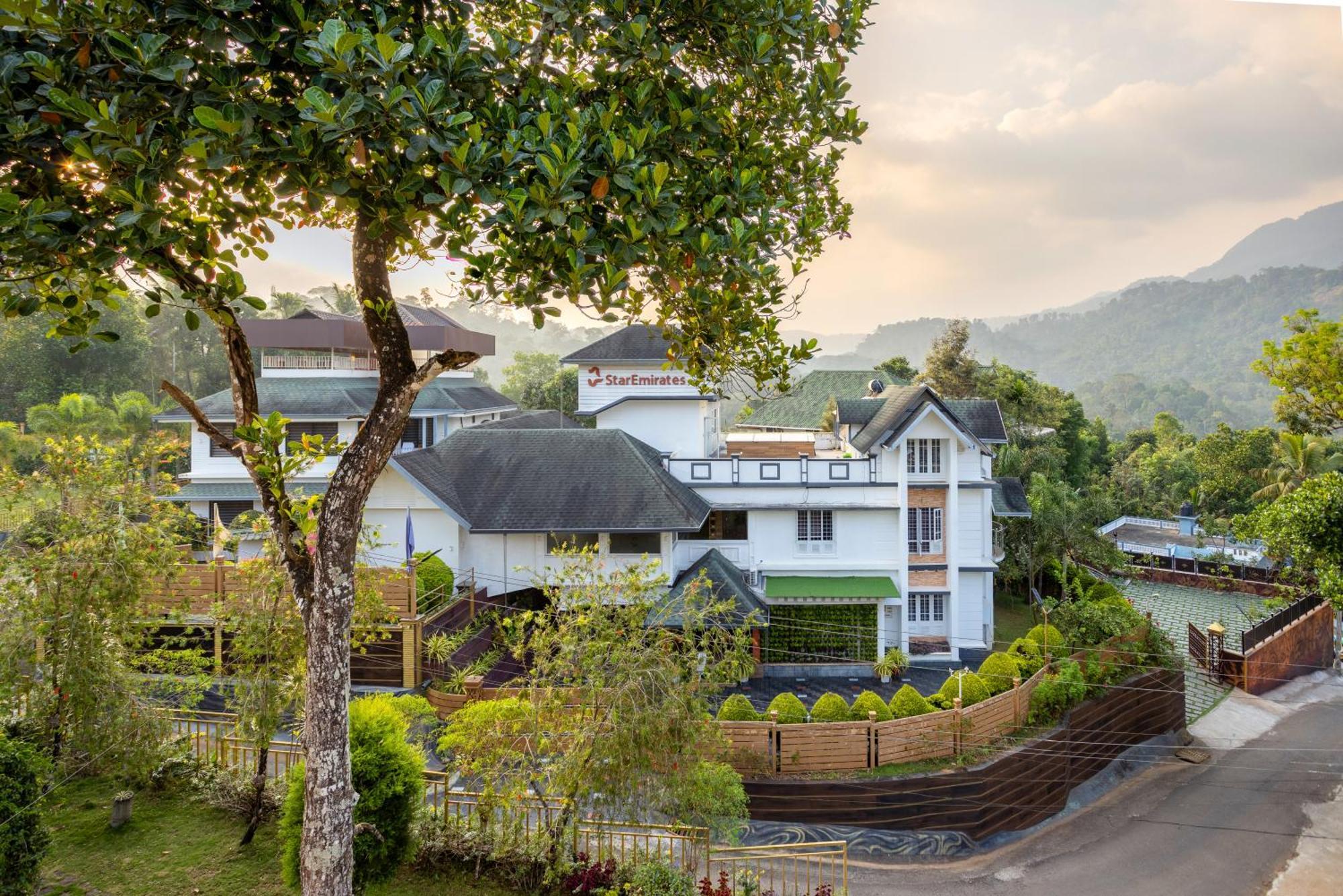 Star Emirates Luxury Resort And Spa, Munnar Anachal Екстериор снимка